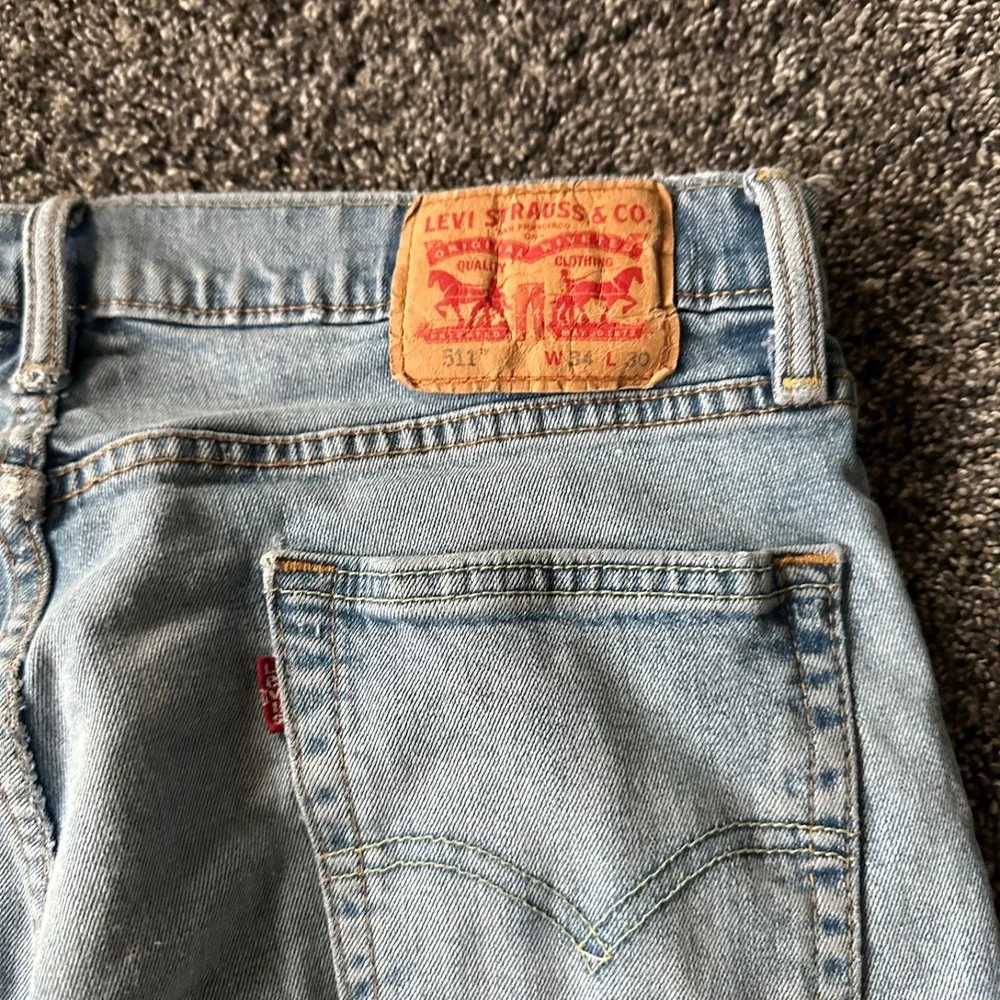 Levi's‎ 511 Jeans Mens 34x30 Blue Light Wash Denim Slim Straight Fit Distressed